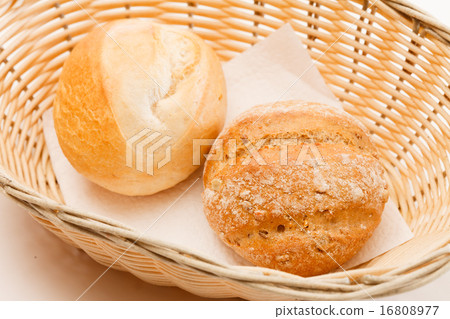 buns in the basket 16808977