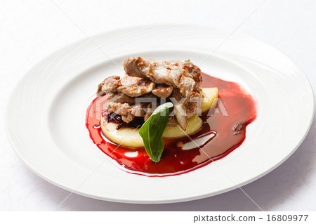 meat with sauce meat with sauce 16809977