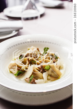 Wonton Soup 16810060
