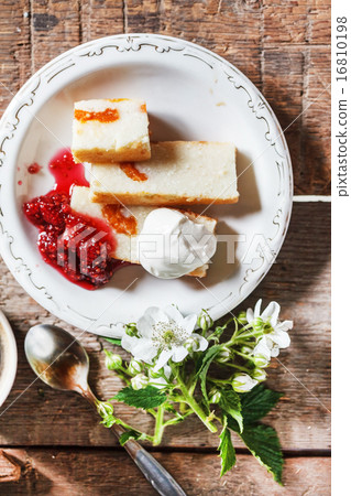 cottage cheese cake 16810198