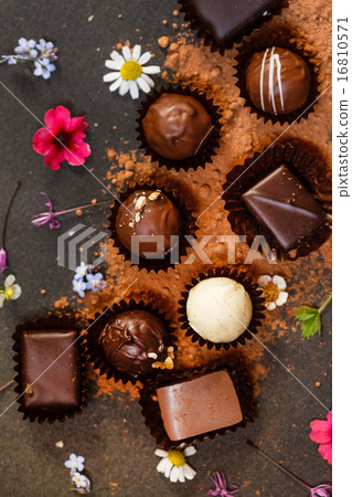 chocolate sweets 16810571