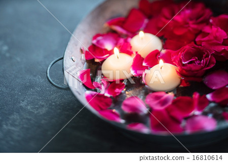 red roses and candles 16810614