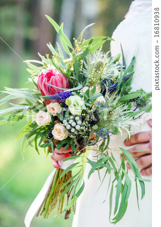 wedding flowers 16810938