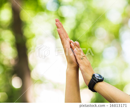 clapping hands clapping hands 16813171