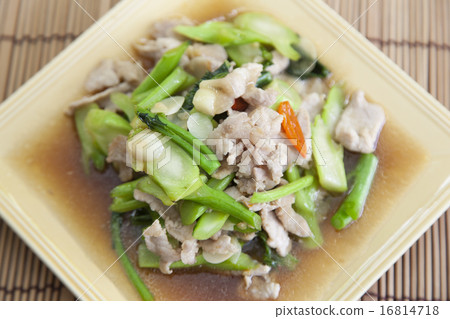 Fried pork with vegetable oil Fried pork with vegetable oil 16814718