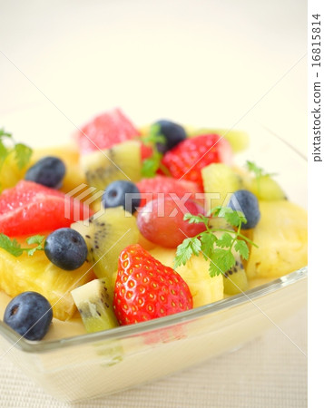 水果的主張·糕點殼白色背景（垂直位置） 16815814