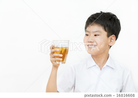 A boy who drinks tea (barley tea) A boy who drinks tea (barley tea) 16816608