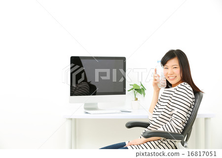 個人電腦女孩水 16817051