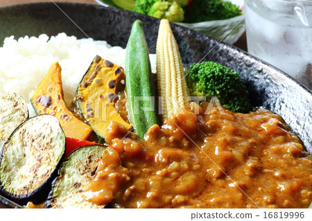 Summer vegetable curry 16819996