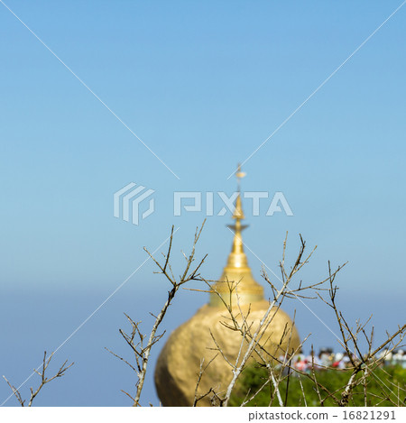 Kyaikhtiyo pagoda, Myanmar. Kyaikhtiyo pagoda, Myanmar. 16821291