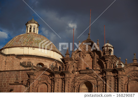 Dome of the Iglesia de la Compania in Cusco 16829087