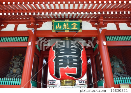 Kaminari gate 16830821