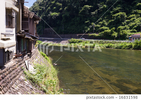 新見市高木川 16831598