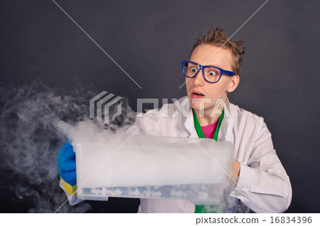Entertaining chemistry and mad scientists 1567. Entertaining chemistry and mad scientists 1567. 16834396