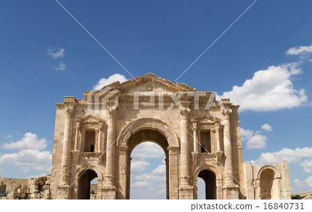 Arch of Hadrian in Jerash, Jordan Arch of Hadrian in Jerash, Jordan 16840731