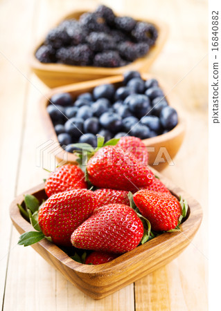 fresh berries fresh berries 16840882