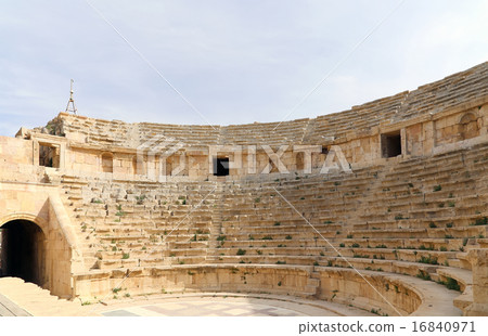 Amphitheater in Jerash(Gerasa of Antiquity),Jordan 16840971