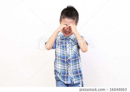 哭泣的男孩 16848063