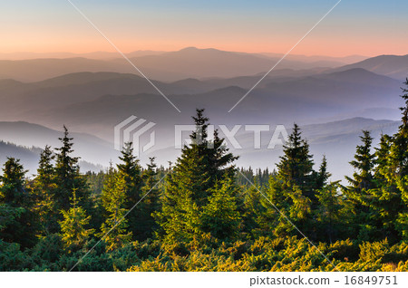 Distant mountain range and thin layer Distant mountain range and thin layer 16849751