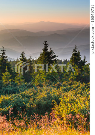 Distant mountain range and thin layer Distant mountain range and thin layer 16849753