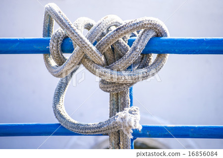 Mooring line of a trawler 16856084
