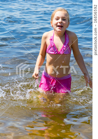 Bathing girl Bathing girl 16856592