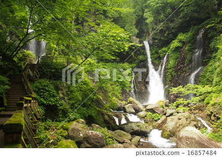 反面的瀑布 16857484