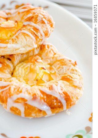 奶油掛毯用糖和杏仁片 16859371