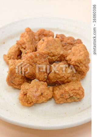 油炸魚醬的美味小吃 油炸魚醬的美味小吃 16860386