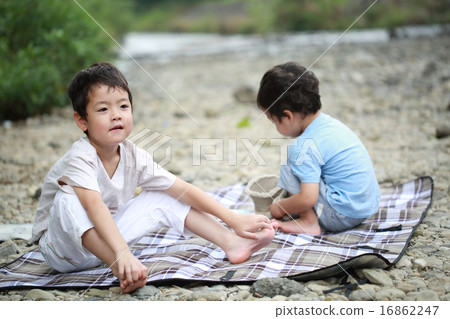 Children leisurely at Kawahara Children leisurely at Kawahara 16862247
