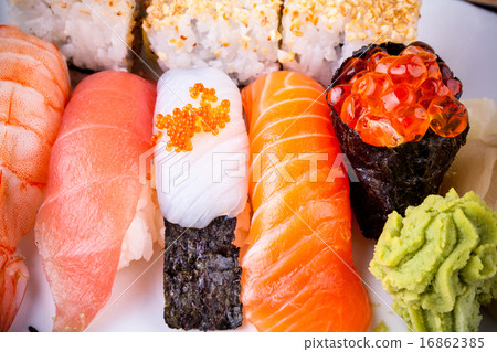 Grilled trout, rosemary potatoes, green asparagus 16862385