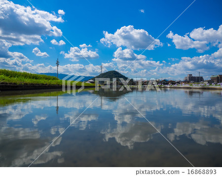 Fallow fields and mountain mountains of this Yakushiji site 16868893