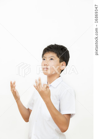 Counting boys 16869347