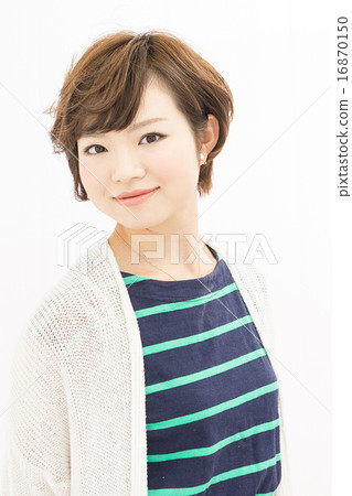 A beautiful woman in her twenties 16870150