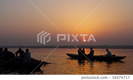 The sun of Ganges 16874717