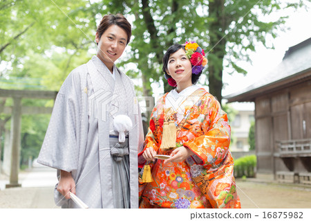 bridal couple, bride and groom, kimono marriage 16875982