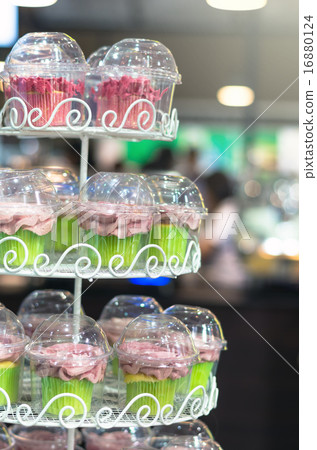 cup cake on shelf 16880124