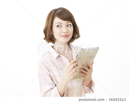A woman with a tablet 16885822