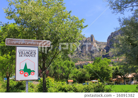 Mustier Sainte-Marie Alp-de-Haute-Provence法國 16891382