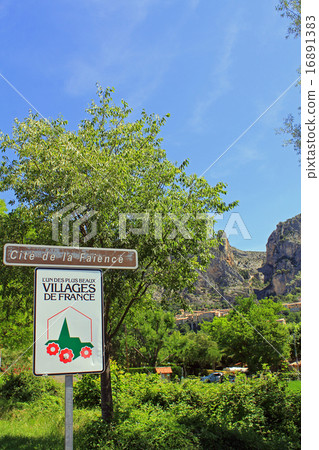 Mustier Sainte-Marie Alp-de-Haute-Provence法國 16891383