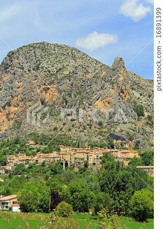 Mustier Sainte-Marie Alp-de-Haute-Provence法國 16891399