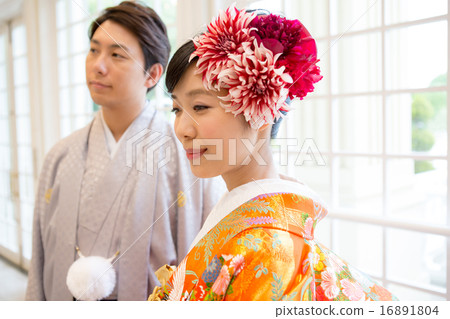 japanese clothing, bridal couple, bride and groom 16891804