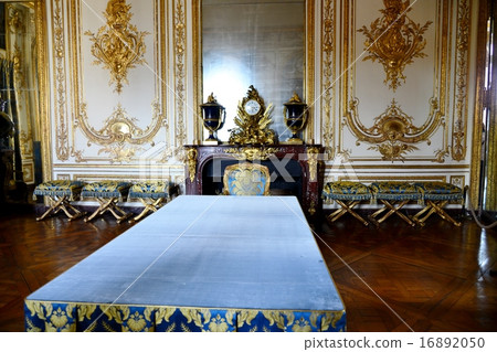 在凡爾賽宮的內閣會議期間 在凡爾賽宮的內閣會議期間 16892050