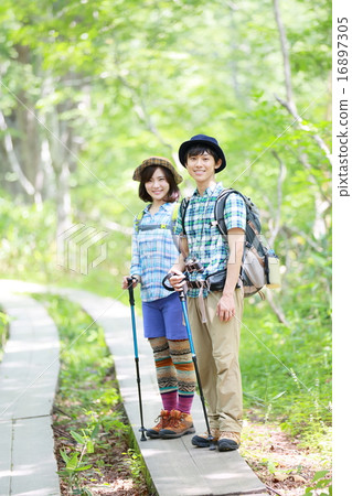 Trekking youth student 16897305