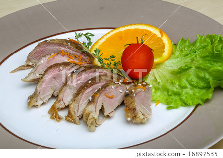 Roasted duck breast 16897535