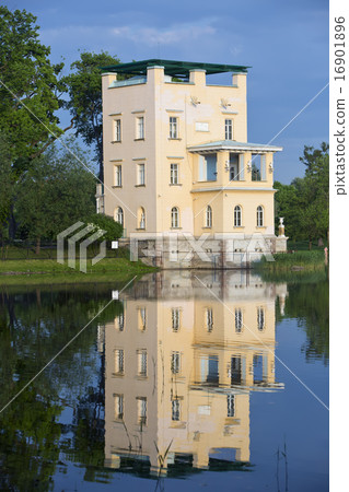 Russia, Peterhof (Petrodvorets). Olga's Pavilion o Russia, Peterhof (Petrodvorets). Olga's Pavilion o 16901896