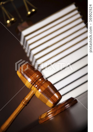 Judge gavel, ambient light vivid theme 16902924