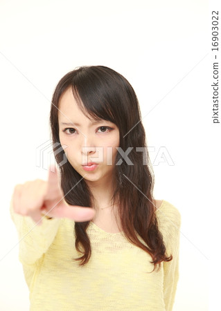 Critical woman Critical woman 16903022