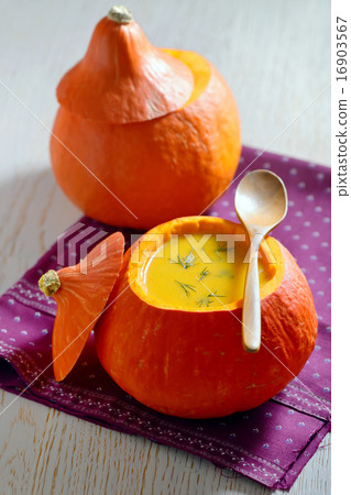 Homemade  soup with cream 16903567