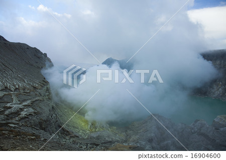 Volcano Ijen, Java, Indonesia, bright colorful  16904600